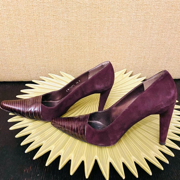 Stuart Weizmann suede high heel shoes. Patent leather embossed front - Picture 2 of 5